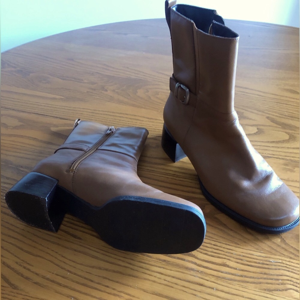 Women’s  ankle boots size 7.5